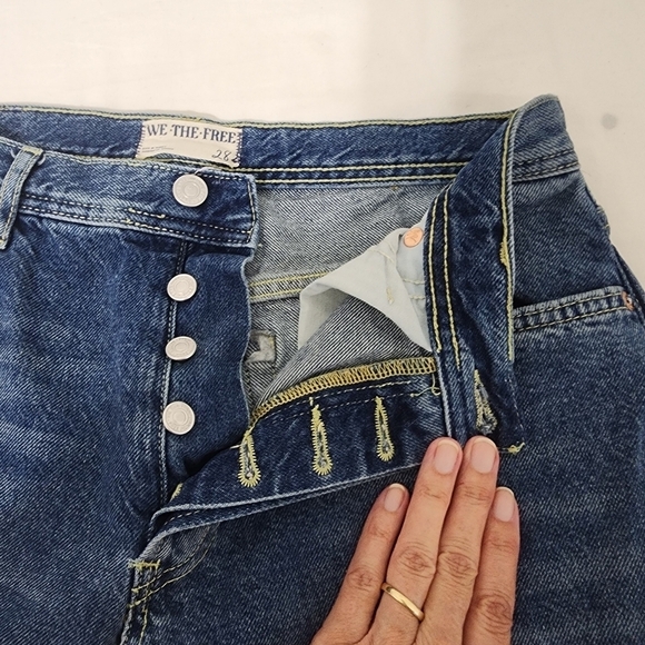 We The Free Maggie Mid Rise Straight Leg Jeans Size 28 - Picture 9 of 10
